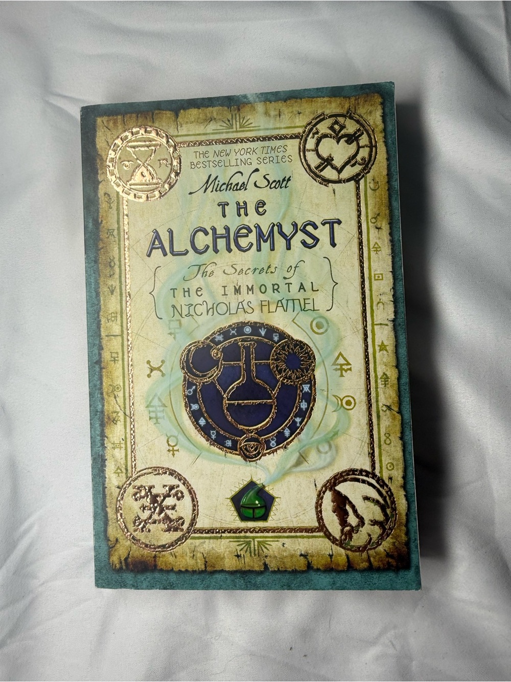 The Alchemist by Michael Scott paperback